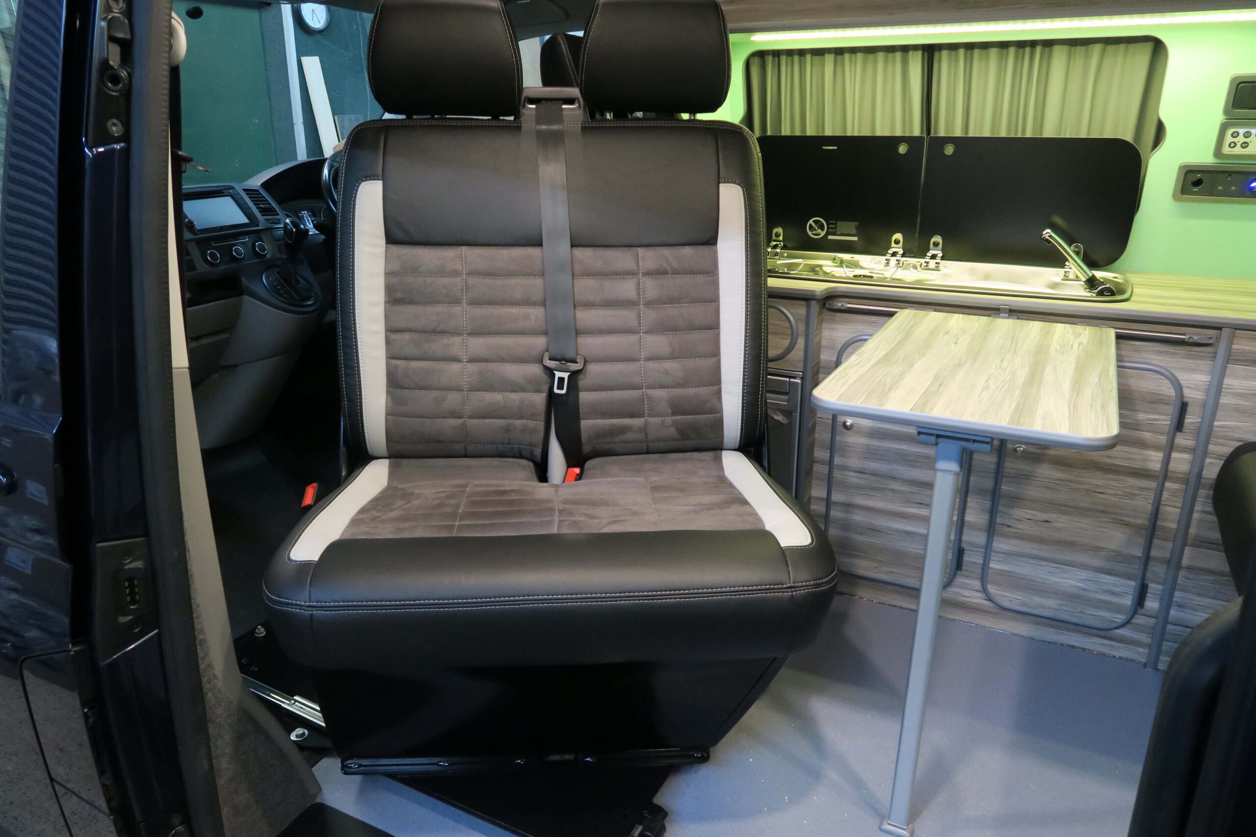 Double swivel — VW T5/T6